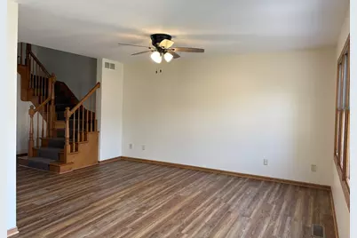 655 Hill Street, Sycamore, IL 60178 - Photo 6