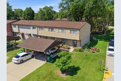 490 Tahoe Circle Drive, Wheeling, IL 60090 - Photo 1