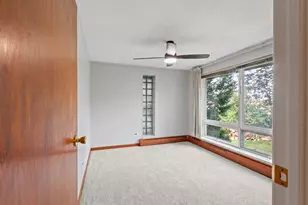 288 Middaugh Rd, Clarendon Hills, IL 60514 - Photo 16