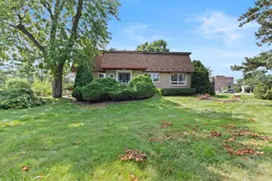 288 Middaugh Rd, Clarendon Hills, IL 60514 - Photo 1