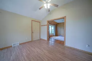 13855 W State Rd, Pecatonica, IL 61063 - Photo 12