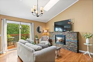 944 Viewpoint Dr, Lake in the Hills, IL 60156 - Photo 4