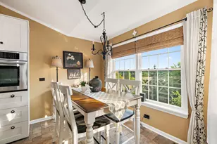 944 Viewpoint Dr, Lake in the Hills, IL 60156 - Photo 8