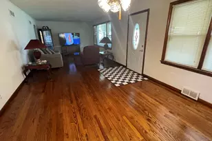 5620 W 83rd St, Burbank, IL 60459 - Photo 2
