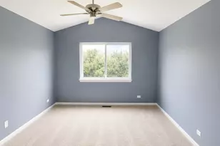2112 Orchard Ln, Carpentersville, IL 60110 - Photo 12