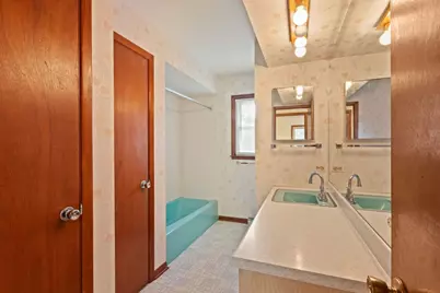 123 Ogden Avenue, Clarendon Hills, IL 60514 - Photo 32