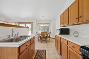 205 Woodlet Ln, Bolingbrook, IL 60490 - Photo 6