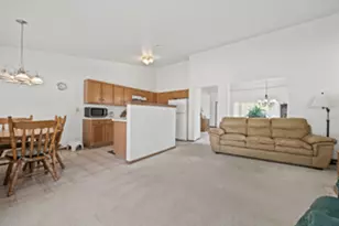 205 Woodlet Ln, Bolingbrook, IL 60490 - Photo 8
