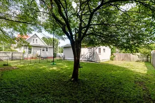 1107 E Washington St, Bloomington, IL 61701 - Photo 24