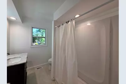 24492 W Hickory Street, Round Lake, IL 60073 - Photo 10