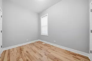 8839 S Colfax Ave, Chicago, IL 60617 - Photo 16