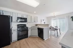 1541 Pauline Cir, Mundelein, IL 60060 - Photo 12