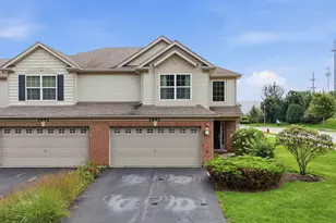 1541 Pauline Cir, Mundelein, IL 60060 - Photo 2