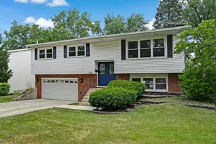1030 71st St, Darien, IL 60561 - Photo 2