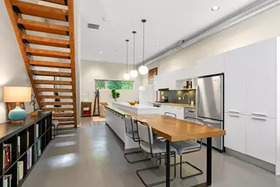 2809 W Shakespeare Avenue, Chicago, IL 60647 - Photo 4