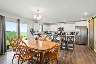1902 Moran Dr, Shorewood, IL 60404 - Photo 6