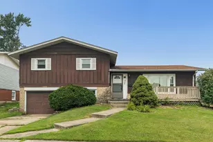 6142 Rob Roy Dr, Oak Forest, IL 60452 - Photo 2