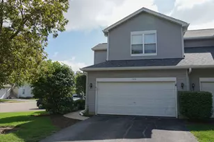 143 Woodland Cir, North Aurora, IL 60542 - Photo 2