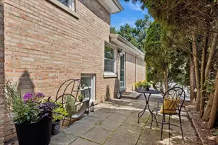 552 Burton Ave, Highland Park, IL 60035 - Photo 2