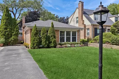 552 Burton Avenue, Highland Park, IL 60035 - Photo 1
