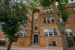 2306 W Jarvis St, Chicago, IL 60645 - Photo 2