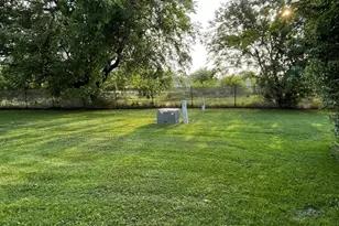 2223 Windsor Ln, Country Club Hills, IL 60478 - Photo 20
