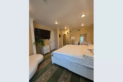204 N Waukegan Road #Upper, Lake Bluff, IL 60044 - Photo 10