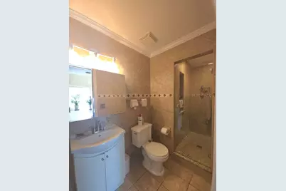 204 N Waukegan Road #Upper, Lake Bluff, IL 60044 - Photo 16