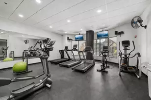 630 N State St, Chicago, IL 60654 - Photo 24