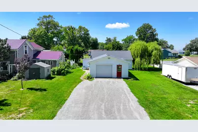 306 8th Avenue S, Albany, IL 61230 - Photo 2