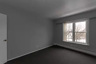 7333 N Ridge Blvd, Chicago, IL 60645 - Photo 12