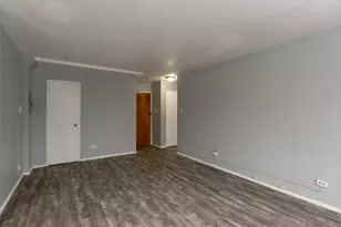 7333 N Ridge Blvd, Chicago, IL 60645 - Photo 6