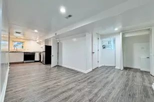 3316 W Flournoy St, Chicago, IL 60624 - Photo 4