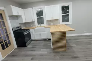 49 E 102nd Pl, Chicago, IL 60628 - Photo 2