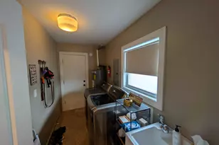 518 Exmoor Rd, Elk Grove Village, IL 60007 - Photo 12