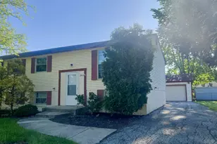 19613 Redwood Ln, Mokena, IL 60448 - Photo 2