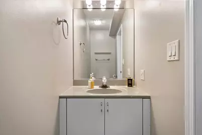 238 N Walnut Street #B, Bensenville, IL 60106 - Photo 8