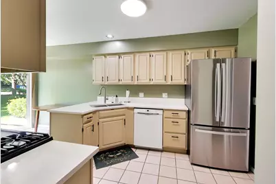 2331 Sedgfield Court, Schaumburg, IL 60194 - Photo 14