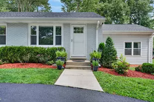 15776 W Woodbine Cir, Vernon Hills, IL 60061 - Photo 4