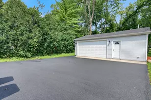 15776 W Woodbine Cir, Vernon Hills, IL 60061 - Photo 32