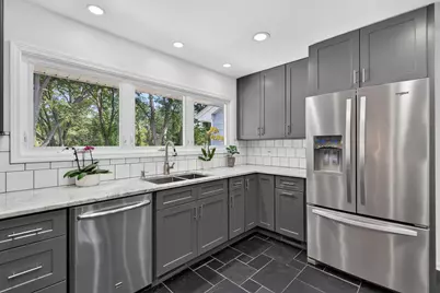 15776 W Woodbine Circle, Vernon Hills, IL 60061 - Photo 14