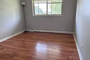 659 E Fullerton Ave, Glendale Heights, IL 60139 - Photo 2