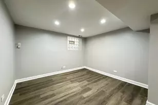 2617 W Rascher Ave, Chicago, IL 60625 - Photo 12