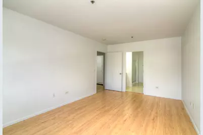 881 N Swift Road #105, Addison, IL 60101 - Photo 6