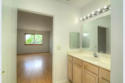 881 N Swift Road #105, Addison, IL 60101 - Photo 8