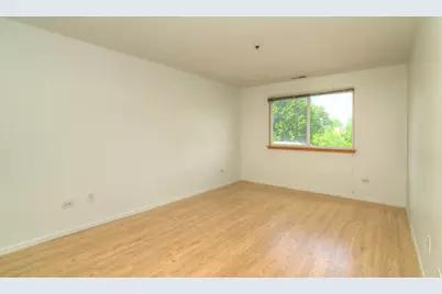 881 N Swift Road #105, Addison, IL 60101 - Photo 4