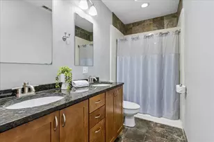 1148 W Roscoe St, Chicago, IL 60657 - Photo 16