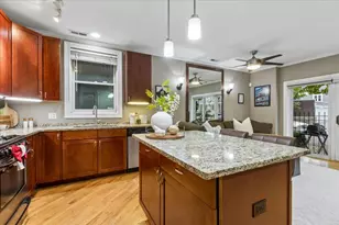 1148 W Roscoe St, Chicago, IL 60657 - Photo 10