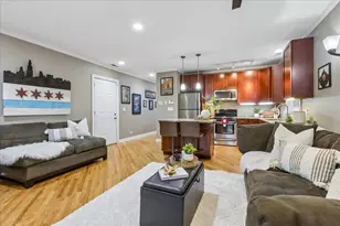 1148 W Roscoe St, Chicago, IL 60657 - Photo 8