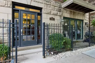 1148 W Roscoe St, Chicago, IL 60657 - Photo 2